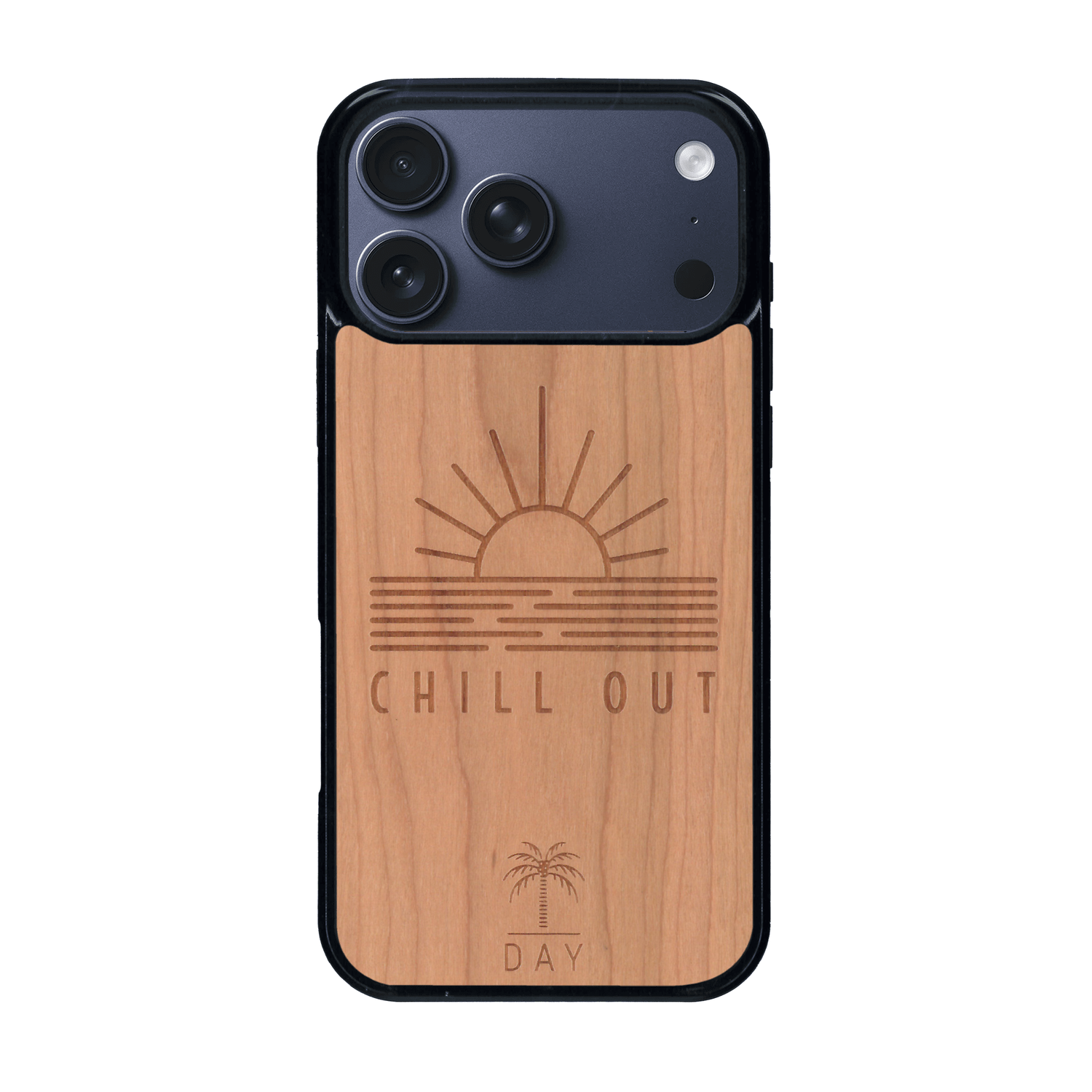 Coque de protection en bois véritable fabriquée en France pour iPhone 17 Pro Max sur le thème chill avec un motif représentant un couché de soleil sur l'océan et la phrase "Chill out"
