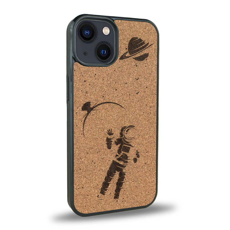 Coque de protection en bois véritable fabriquée en France pour iPhone 15 Plus sur le thème des astronautes