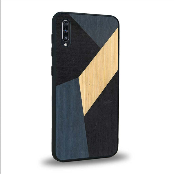 Coque de protection en bois véritable fabriquée en France pour Samsung A70 alliant du bambou, du tulipier bleu et noir en forme de mosaïque minimaliste sur le thème de l'art abstrait