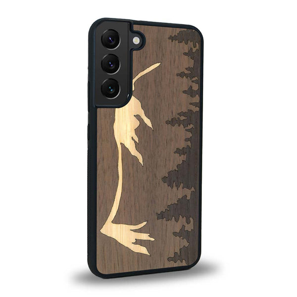 Coque de protection en bois véritable fabriquée en France pour Samsung S23 sur le thème de la nature et de la montagne qui allie du chêne fumé, du noyer et du bambou représentant le mont mézenc