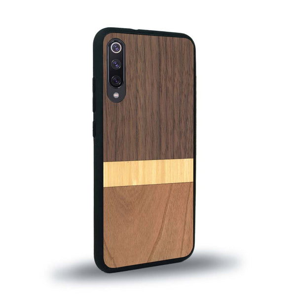 Coque de protection en bois véritable fabriquée en France pour Xiaomi Mi 9SE alliant des bandes horizontales de bambou, merisier et noyer