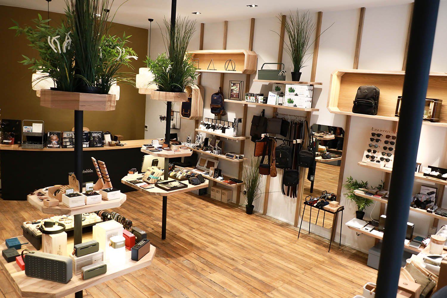 Découvrez notre boutique partenaire “Heureux comme un Prince” à Lyon (69) ! - Coque en bois