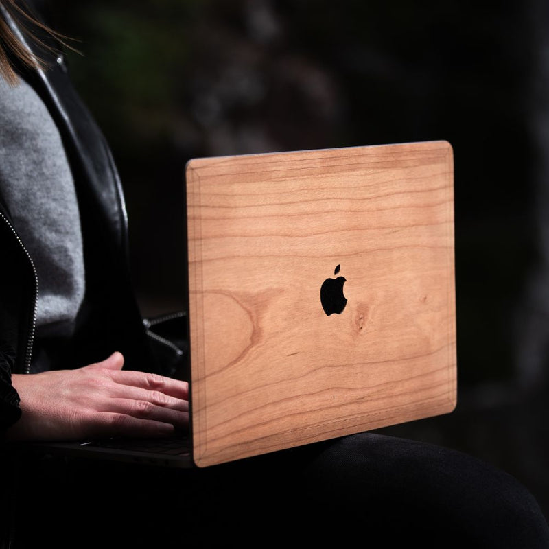 Cover Macbook Merisier - Coque en bois
