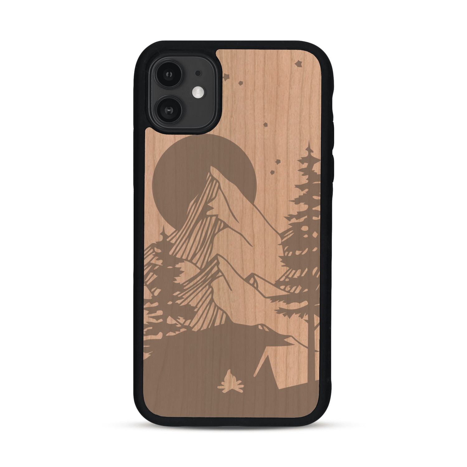Coque de protection en bois véritable fabriquée en France pour  sur le thème du camping en pleine nature représentant une tente avec un feu de camp entouré de montagnes