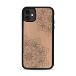 Coque de protection en bois véritable fabriquée en France pour  sur le thème de la bohème et du tatouage au henné avec une gravure représentant un mandala