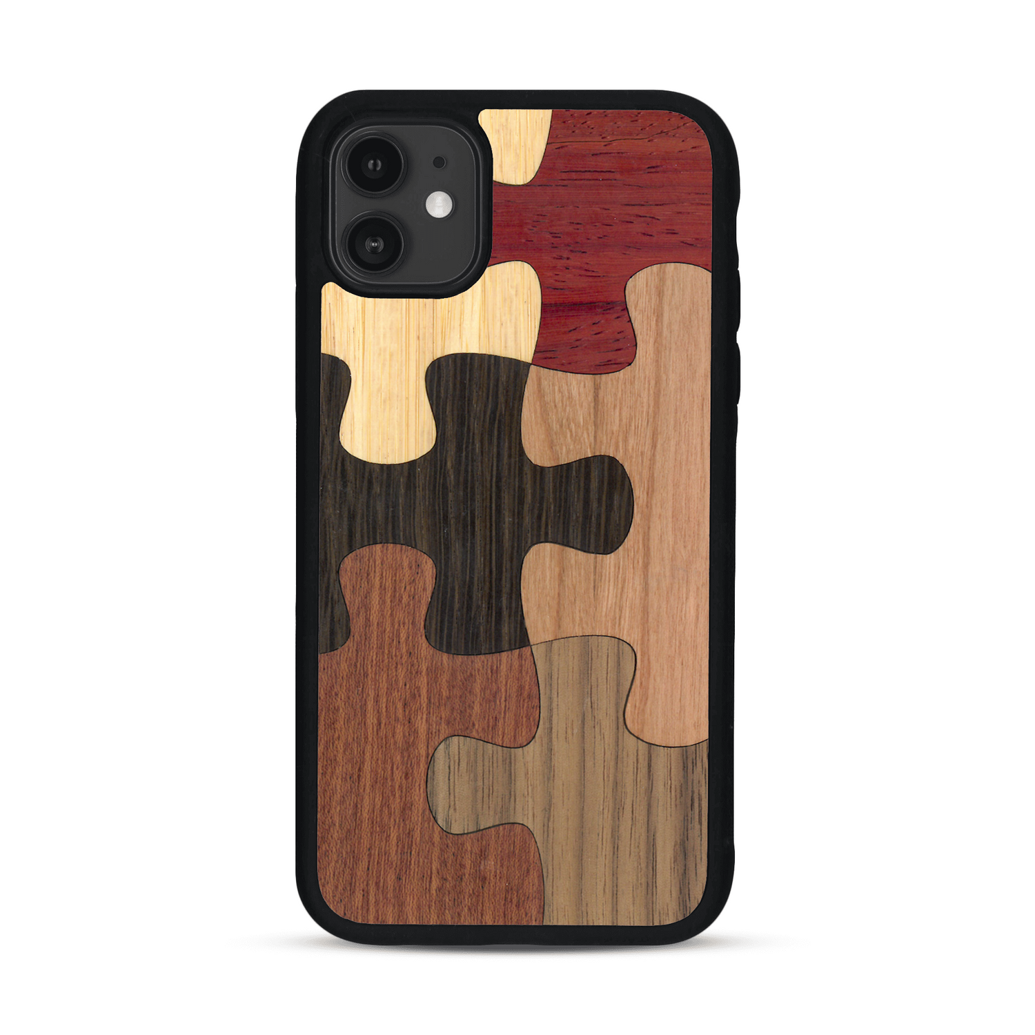Coque de protection en bois véritable fabriquée en France pour  représentant un puzzle en six pièces qui allie du chêne fumé, du noyer, du bambou, du padouk, du merisier et de l'acajou