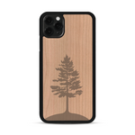 Coque de protection en bois véritable fabriquée en France pour  sur le thème de la nature, de la fôret et de l'écoresponsabilité avec une gravure représentant un arbre 