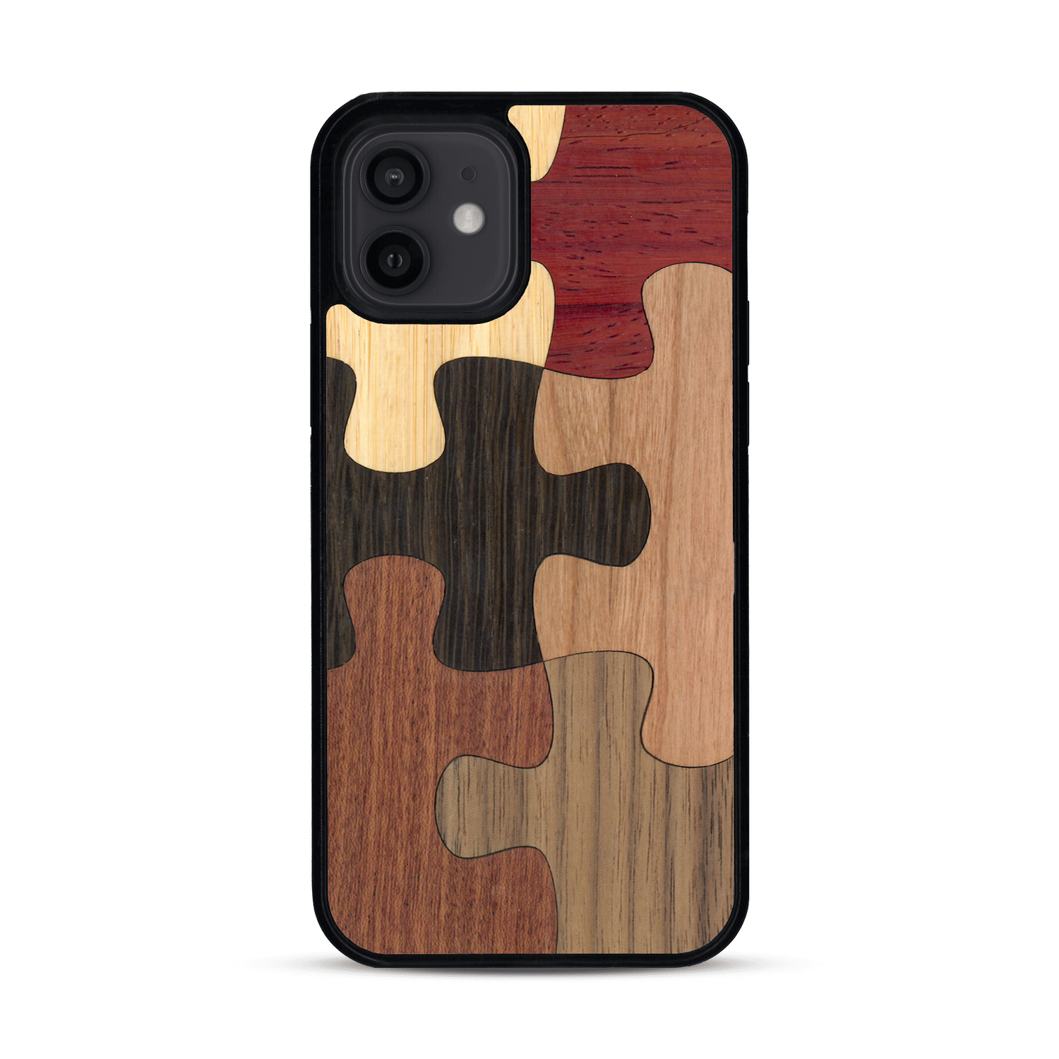 Coque de protection en bois véritable fabriquée en France pour  représentant un puzzle en six pièces qui allie du chêne fumé, du noyer, du bambou, du padouk, du merisier et de l'acajou