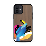 Coque de protection en bois véritable fabriquée en France pour iPhone 12 Mini représentant un toucan coloré avec un design moderne et minimaliste sur le thème de la jungle et de la nature