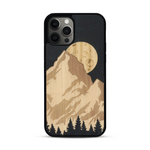 Coque de protection en bois véritable fabriquée en France pour  alliant plusieurs essences de bois pour représenter le mont Everest