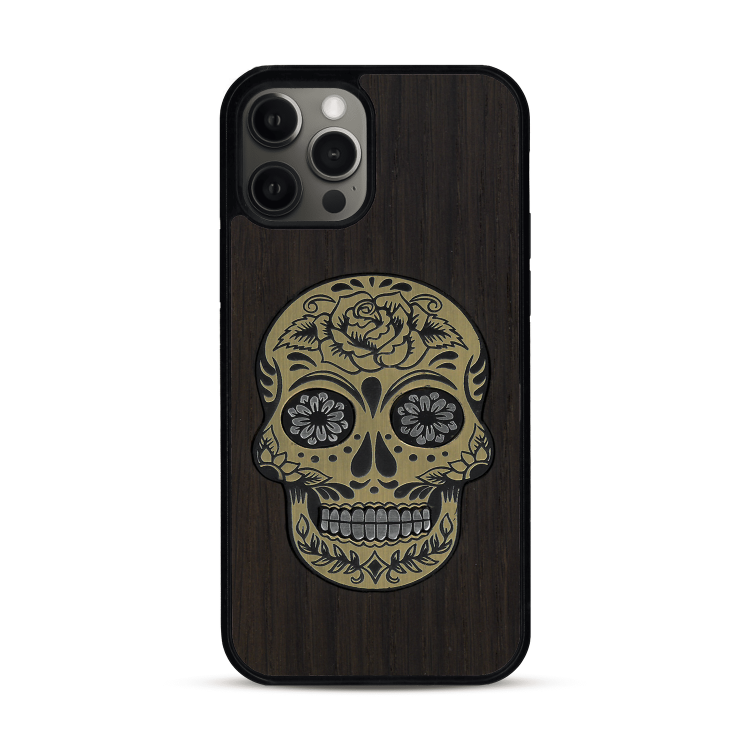 Coque de protection en bois véritable fabriquée en France pour  alliant du chêne fumé avec du métal argenté et doré représentant une tête de mort mexicaine sur le thème Dia de los Muertos