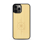 Coque de protection en bois véritable fabriquée en France pour  avec une gravure "rose des vents" sur le thème nautique et de l'océan qui s'inspire des boussoles de pirate