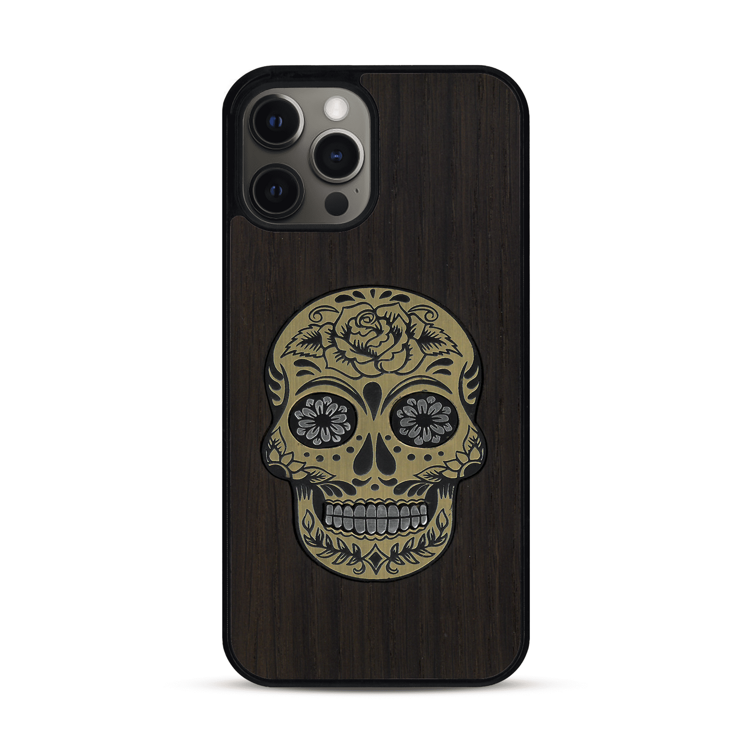 Coque de protection en bois véritable fabriquée en France pour  alliant du chêne fumé avec du métal argenté et doré représentant une tête de mort mexicaine sur le thème Dia de los Muertos