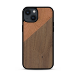 Coque de protection en bois véritable fabriquée en France pour  alliant du merisier et du noyer formant chacun un triangle avec une jointure en diagonale sur le thème de l'art abstrait