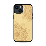 Coque de protection en bois véritable fabriquée en France pour  sur le thème de la bohème et du tatouage au henné avec une gravure représentant un mandala