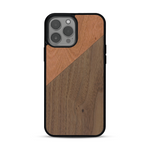 Coque de protection en bois véritable fabriquée en France pour  alliant du merisier et du noyer formant chacun un triangle avec une jointure en diagonale sur le thème de l'art abstrait