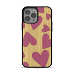 Coque de protection en bois véritable fabriquée en France pour  alliant plusieurs essences de bois pour représenter des coeurs pour les amoureux