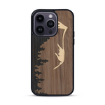 Coque de protection en bois véritable fabriquée en France pour  sur le thème de la nature et de la montagne qui allie du chêne fumé, du noyer et du bambou représentant le mont mézenc
