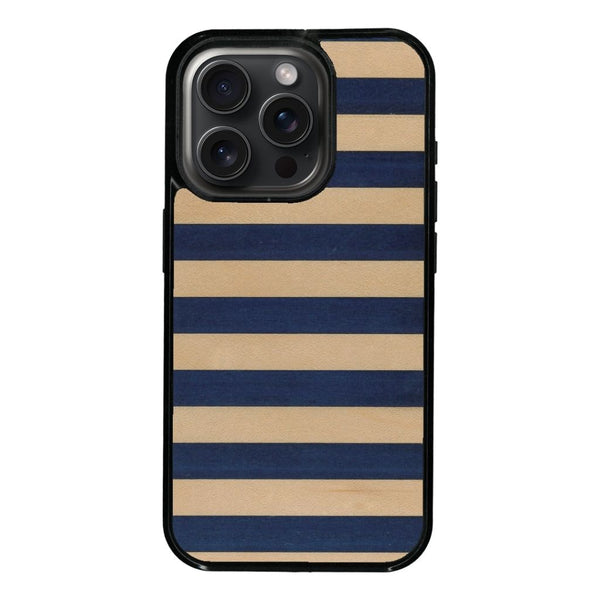Coque de protection en bois véritable fabriquée en France pour iPhone 14 Pro Max alliant plusieurs essences de bois pour représenter une marinière