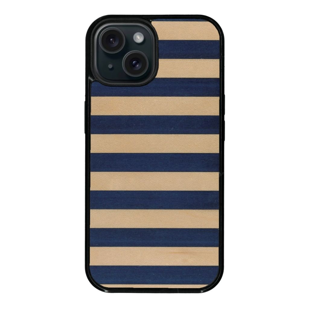 Coque de protection en bois véritable fabriquée en France pour iPhone 15 alliant plusieurs essences de bois pour représenter une marinière