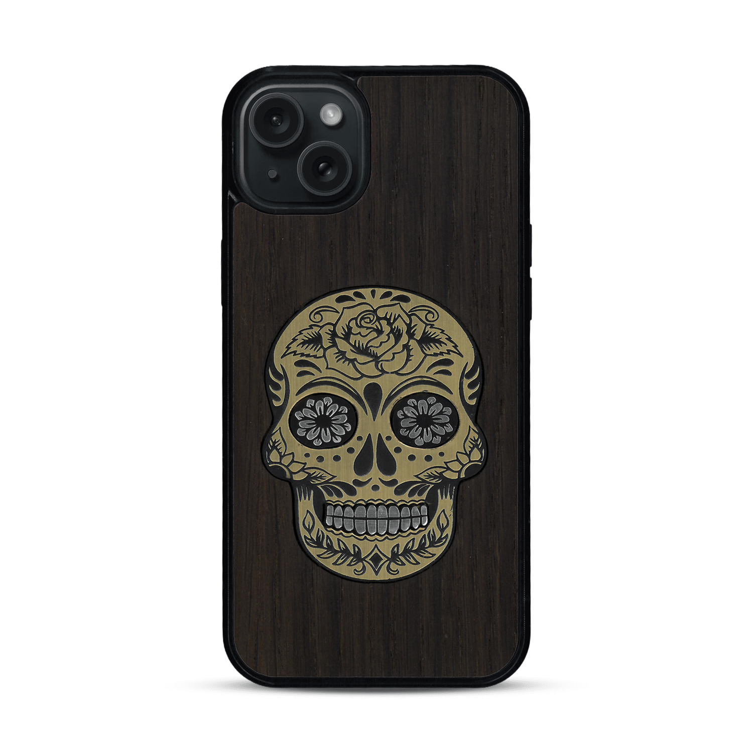 Coque de protection en bois véritable fabriquée en France pour  alliant du chêne fumé avec du métal argenté et doré représentant une tête de mort mexicaine sur le thème Dia de los Muertos