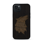 Coque de protection en bois véritable fabriquée en France pour  alliant du chêne fumé et du noyer représentant une tête de loup géométrique de profil sur le thème des animaux et de la nature