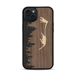 Coque de protection en bois véritable fabriquée en France pour  sur le thème de la nature et de la montagne qui allie du chêne fumé, du noyer et du bambou représentant le mont mézenc