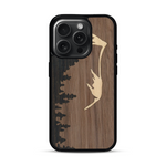 Coque de protection en bois véritable fabriquée en France pour  sur le thème de la nature et de la montagne qui allie du chêne fumé, du noyer et du bambou représentant le mont mézenc