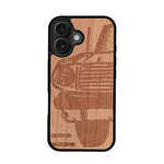 Coque de protection en bois véritable fabriquée en France pour iPhone 16 Plus sur le thème de l'automobile avec une authentique Mustang