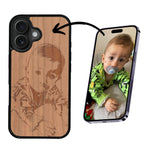 Coque de protection en bois véritable fabriquée en France pour iPhone 16 Plus avec gravure personnalisée à partir d'une photo, d'une image, d'un logo, des initials ou d'une phrase