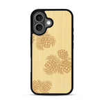 Coque de protection en bois véritable fabriquée en France pour  sur le thème de la nature des arbres avec un motif de gravure représentant des épines de sapin et des pommes de pin