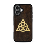 Coque de protection en bois véritable fabriquée en France pour  alliant du chêne fumé et du bambou représentant une triquetra