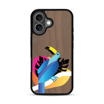 Coque de protection en bois véritable fabriquée en France pour iPhone 16 représentant un toucan coloré avec un design moderne et minimaliste sur le thème de la jungle et de la nature