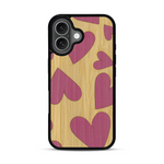 Coque de protection en bois véritable fabriquée en France pour  alliant plusieurs essences de bois pour représenter des coeurs pour les amoureux