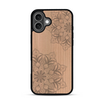 Coque de protection en bois véritable fabriquée en France pour  sur le thème de la bohème et du tatouage au henné avec une gravure représentant un mandala