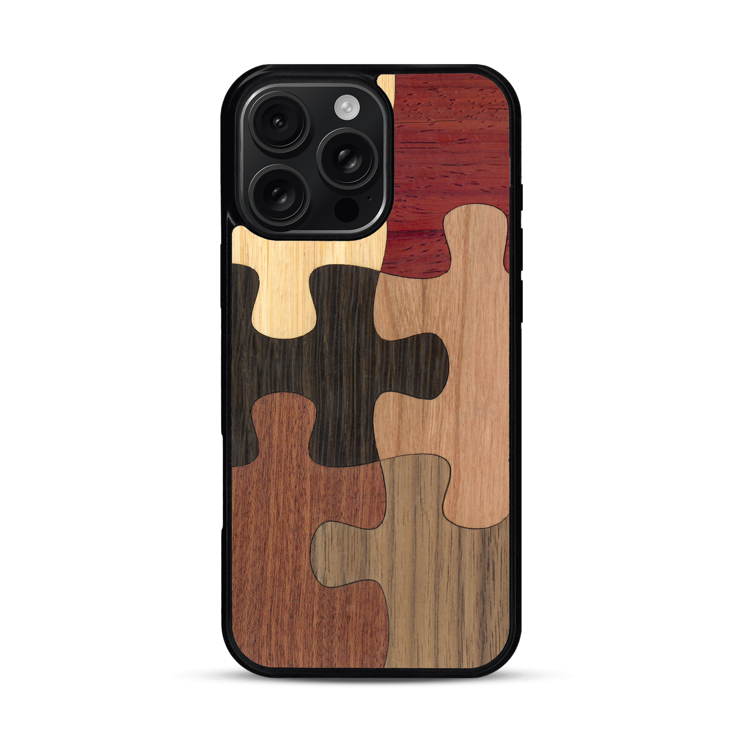 Coque de protection en bois véritable fabriquée en France pour  représentant un puzzle en six pièces qui allie du chêne fumé, du noyer, du bambou, du padouk, du merisier et de l'acajou