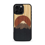 Coque de protection en bois véritable fabriquée en France pour  alliant plusieurs essences de bois pour représenter le mont Fuji