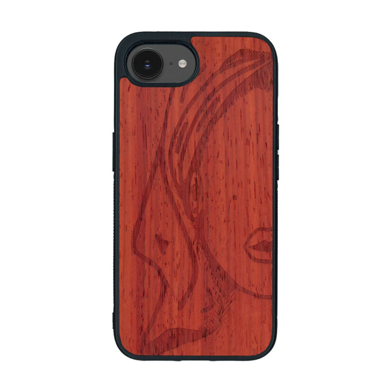 Coque de protection en bois véritable fabriquée en France pour iPhone 16e représentant une silhouette féminine épurée de type line art en collaboration avec l'artiste Maud Dabs