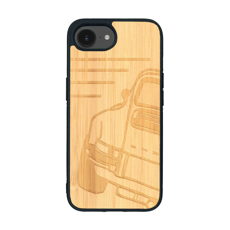 Coque de protection en bois véritable fabriquée en France pour iPhone 16e sur le thème de l'automobile avec une authentique Porsche