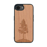 Coque de protection en bois véritable fabriquée en France pour iPhone 16e sur le thème de la nature, de la fôret et de l'écoresponsabilité avec une gravure représentant un arbre 