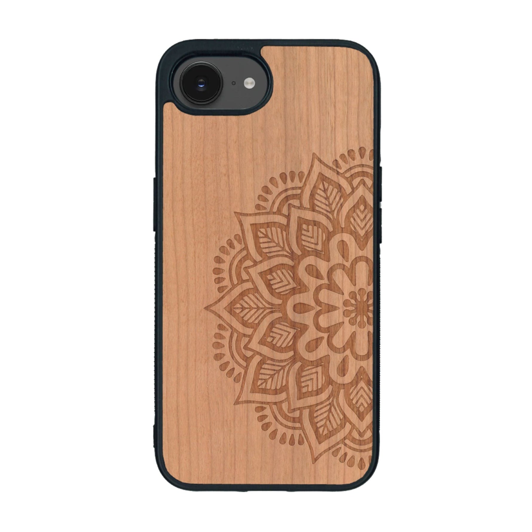 Coque de protection en bois véritable fabriquée en France pour iPhone 16e sur le thème de la bohème et du tatouage au henné avec une gravure représentant un mandala
