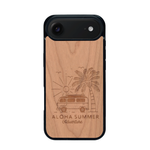 Coque de protection en bois véritable fabriquée en France pour iPhone 17 Air sur le thème de la plage, de l'été et vanlife.