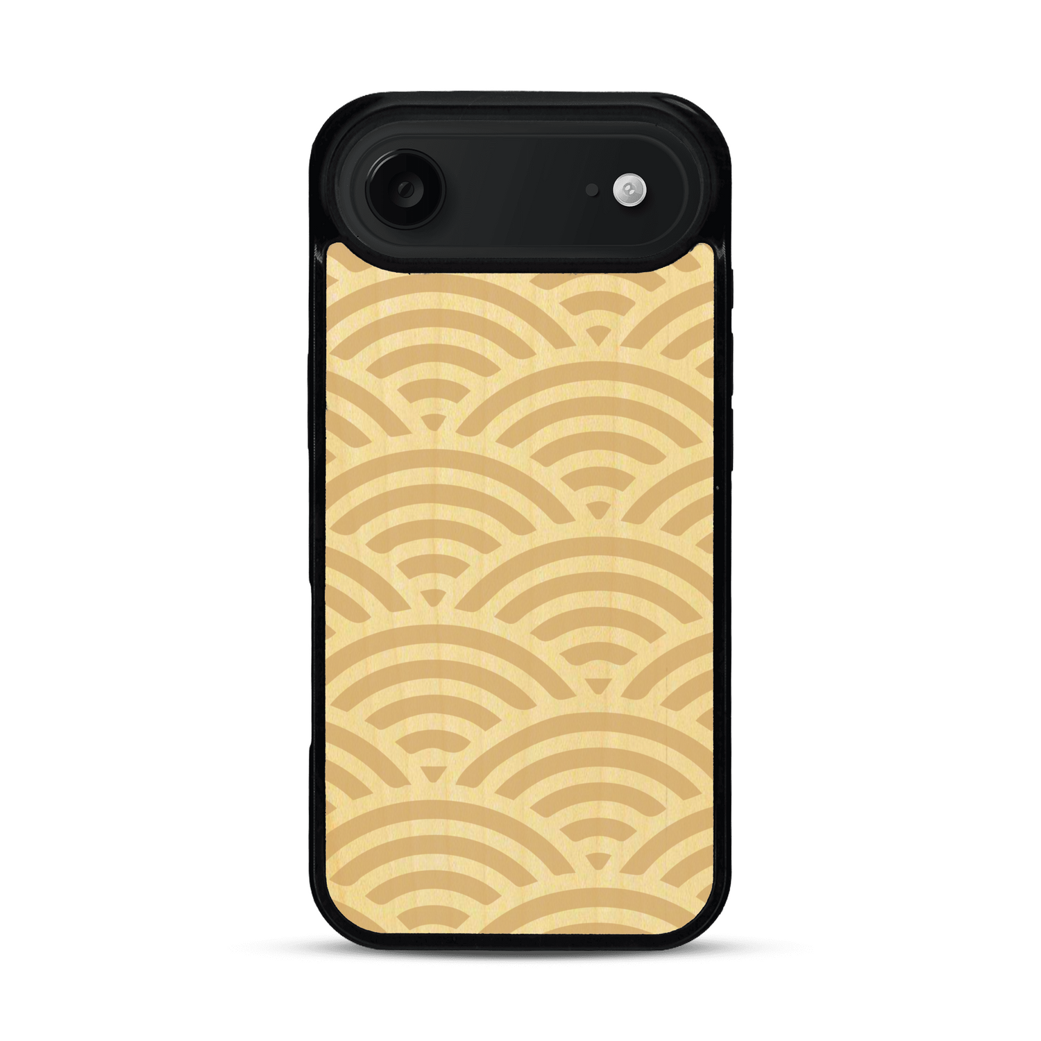 Coque de protection en bois véritable fabriquée en France pour  baptisée "La Sinjak" avec un motif de gravure abstrait représentant la répétition d'un symbole wifi