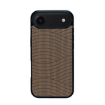 Coque de protection en bois véritable fabriquée en France pour iPhone 17 Air avec un motif moderne et minimaliste sur le thème waves et wavy représentant les vagues de l'océan