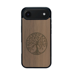 Coque de protection en bois véritable fabriquée en France pour iPhone 17 Air sur le thème de la spiritualité et du yoga avec une gravure zen représentant un arbre de vie