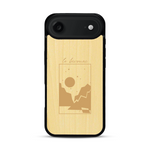 Coque de protection en bois véritable fabriquée en France pour  sur le thème du camping en pleine nature et du bivouac avec la phrase "Aventure is out there"