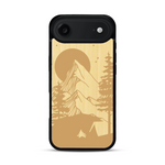 Coque de protection en bois véritable fabriquée en France pour  sur le thème du camping en pleine nature représentant une tente avec un feu de camp entouré de montagnes