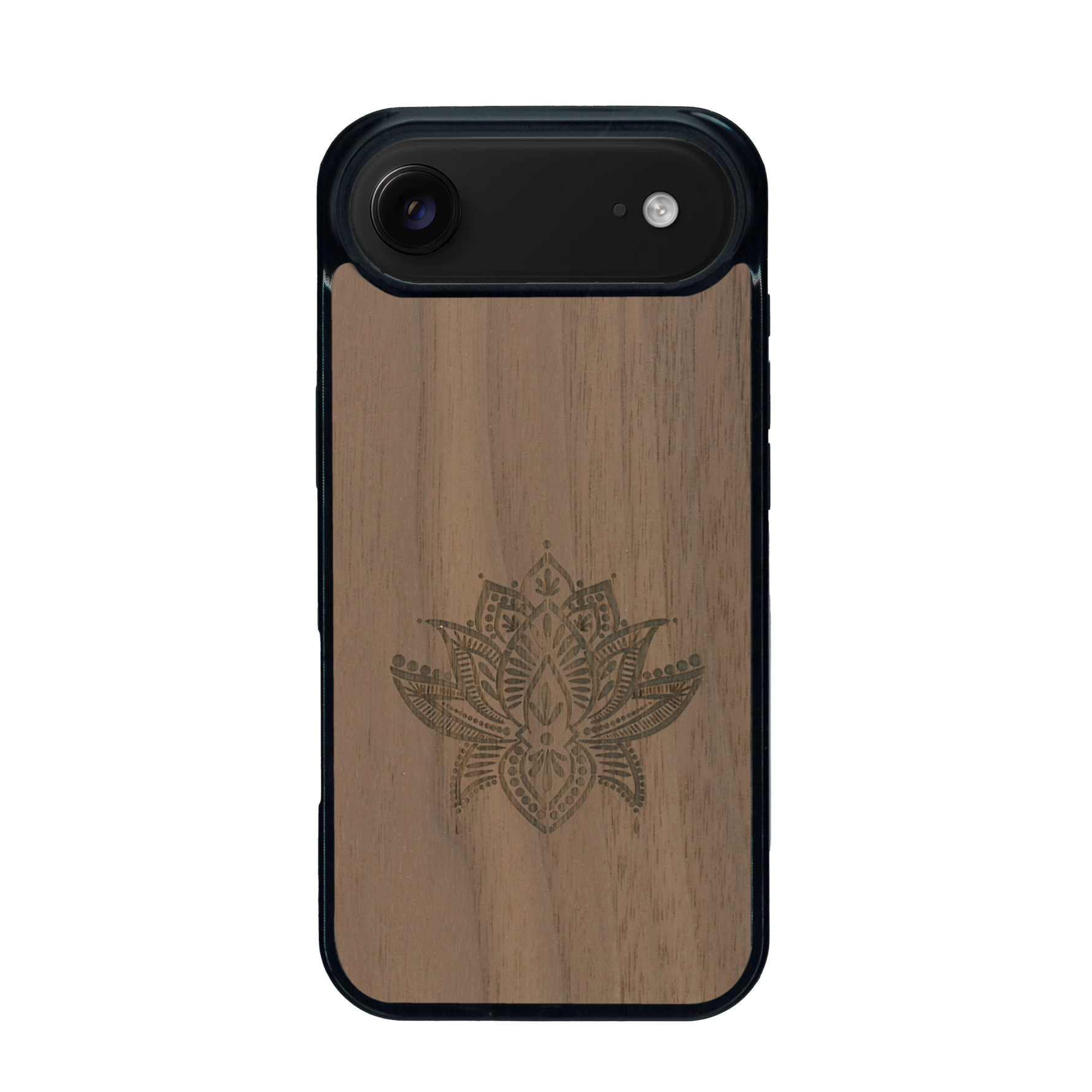 Coque de protection en bois véritable fabriquée en France pour iPhone 17 Air sur le thème de la nature et du yoga avec une gravure zen représentant une fleur de lotus