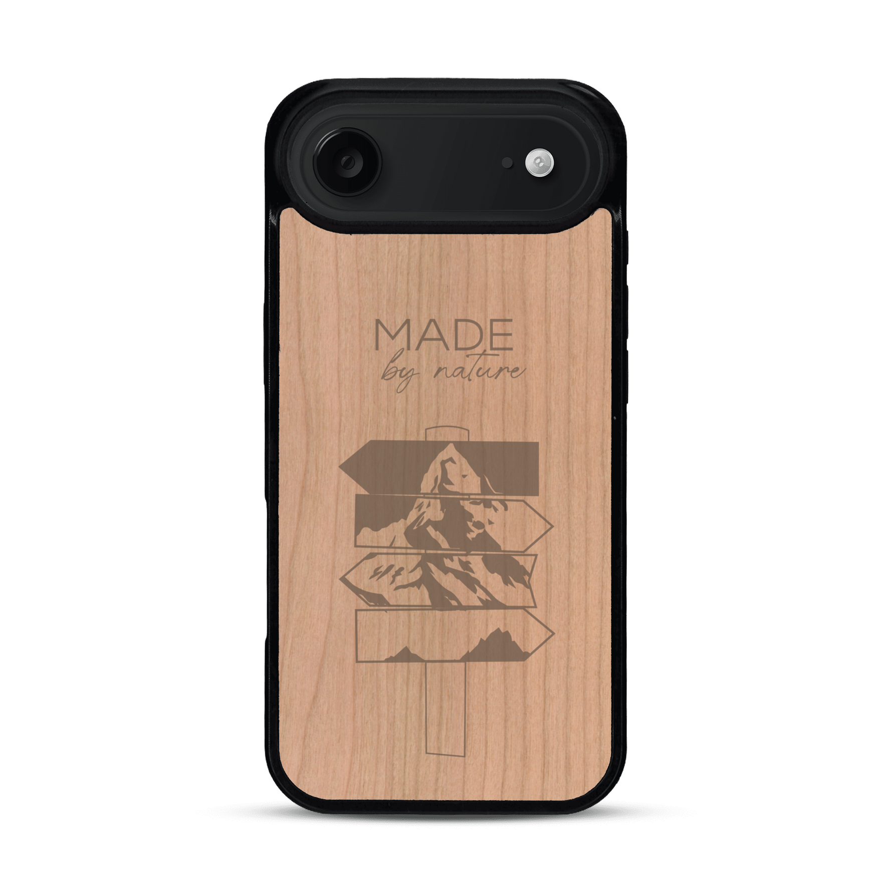 Coque de protection en bois véritable fabriquée en France pour  sur le thème de la nature et des arbres avec une gravure représentant une pomme de pin et la phrase "made by nature"