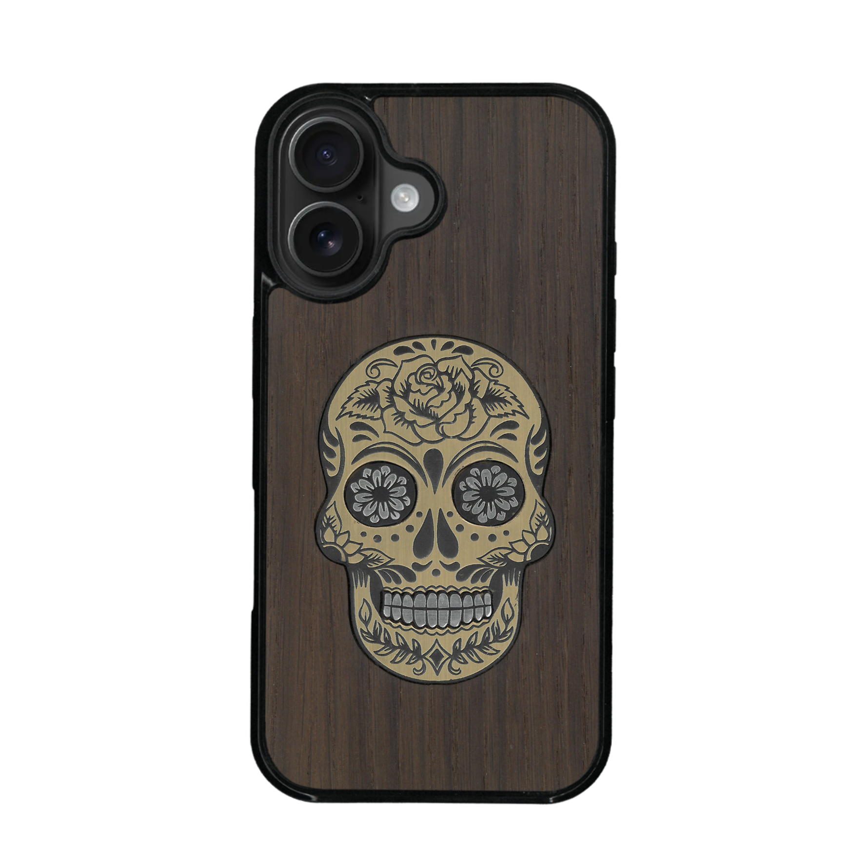 Coque de protection en bois véritable fabriquée en France pour iPhone 17 alliant du chêne fumé avec du métal argenté et doré représentant une tête de mort mexicaine sur le thème Dia de los Muertos